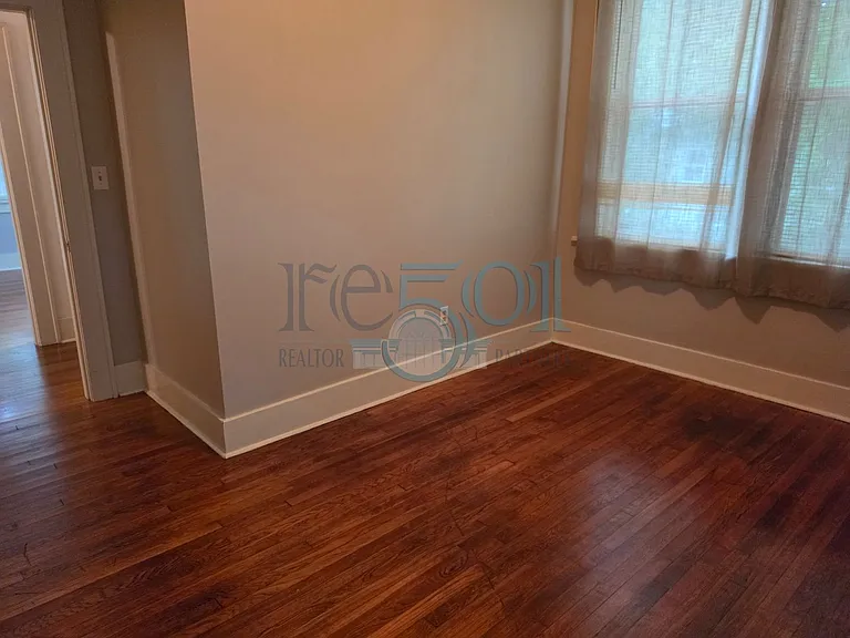 301 W 5th St — Photo 33
