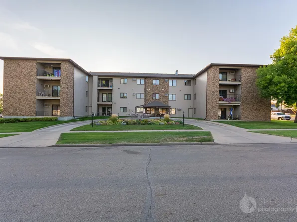 1120 N 12th St, Bismarck, ND 58501