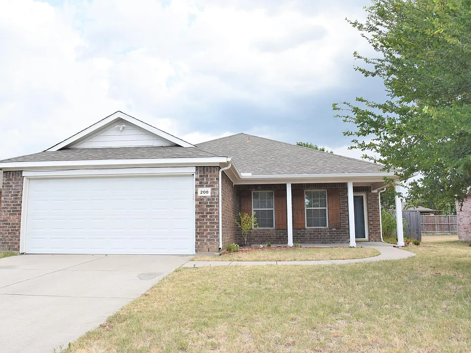 208 Meadow Lark Ln