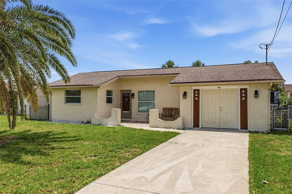 2 bed, 2.0 bath, 1024 sqft, $1,900 — Photo 1