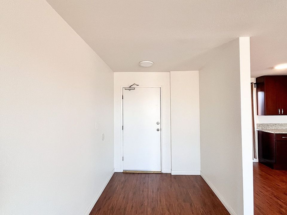 1st image of 215 N Mariposa Ave APT 304