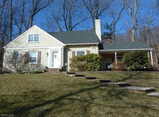 37 Twin Falls Rd, Berkeley Heights, NJ 07922