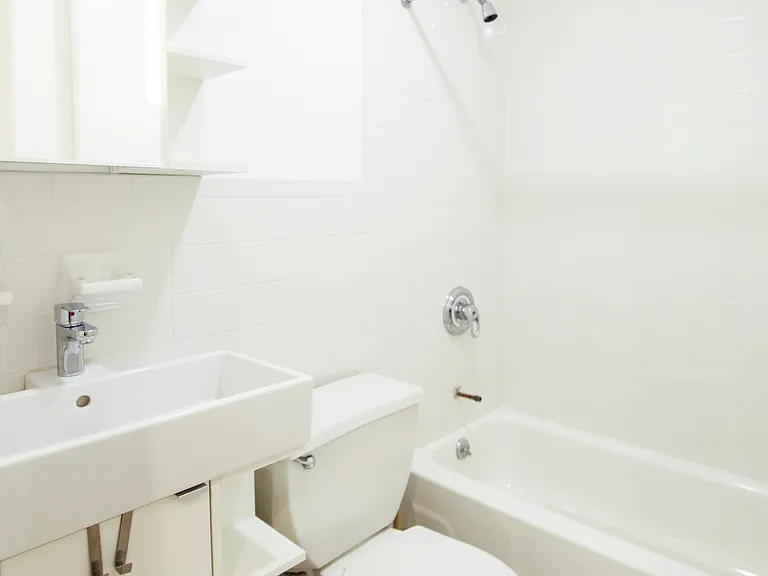583 Meeker Ave #3L — Photo 15