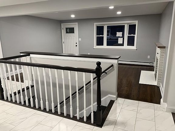 3rd image of 6 Gaywood Cir