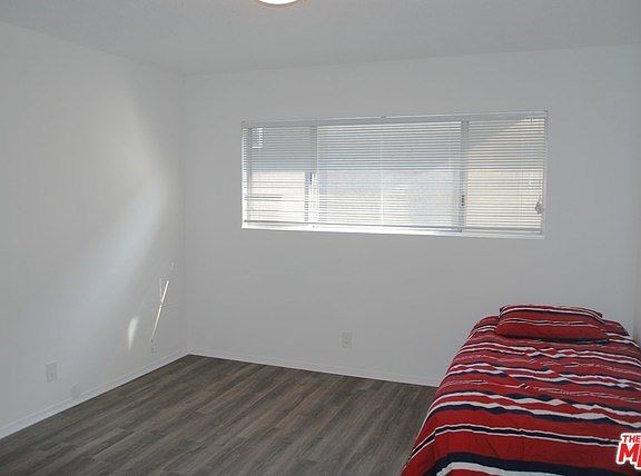 Second Bedroom adjoining hallway bathroom