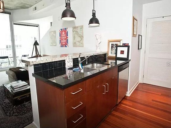 3rd image of 155 Court Ave #1204