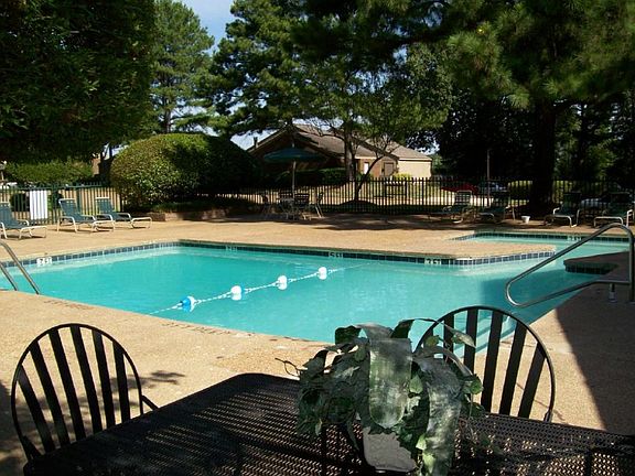 3rd image of 6977 Amberly Village Dr