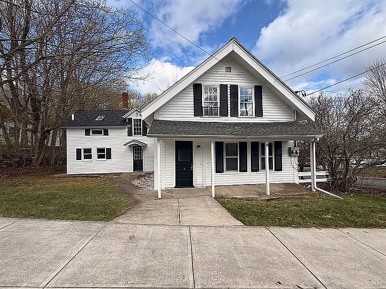 1st image of 25 Pleasant St #2