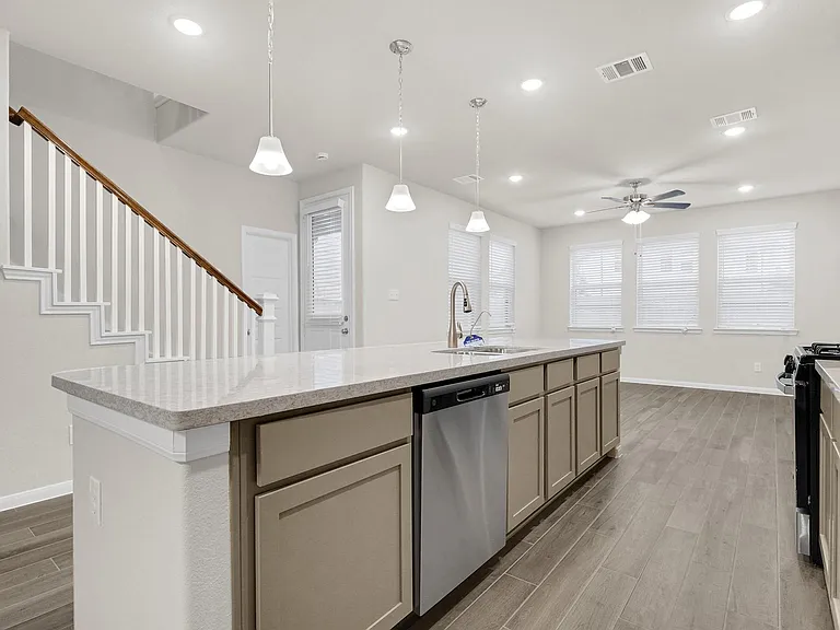 5606 Hyde Park Dr — Photo 6