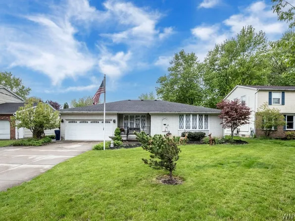 1075 Dodge Rd, Getzville, NY 14068