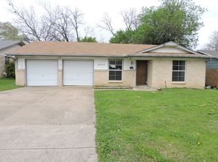 2807 Buena Vista Dr, Arlington, TX 76010