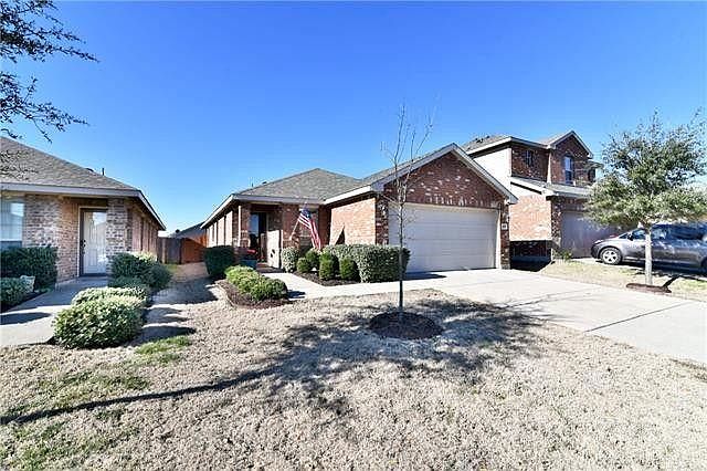 2nd image of 1221 Silver Maple Ln