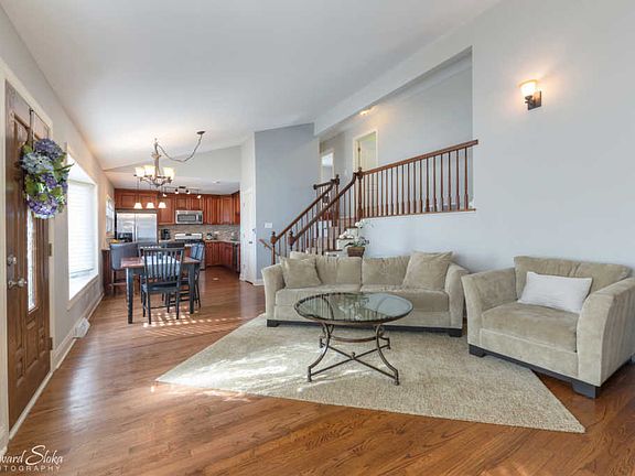 5th image of 54 N Winston Dr