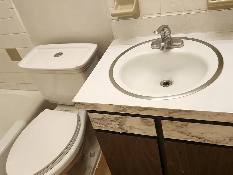 2462 Eastlawn Ave — Photo 3