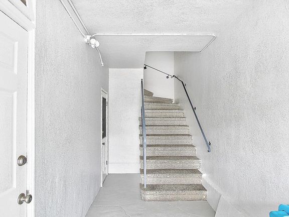 5th image of 3332 Taraval St #3336