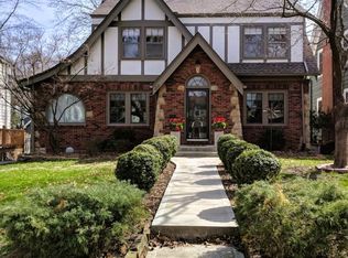 27 W 70th St, Kansas City, MO 64113