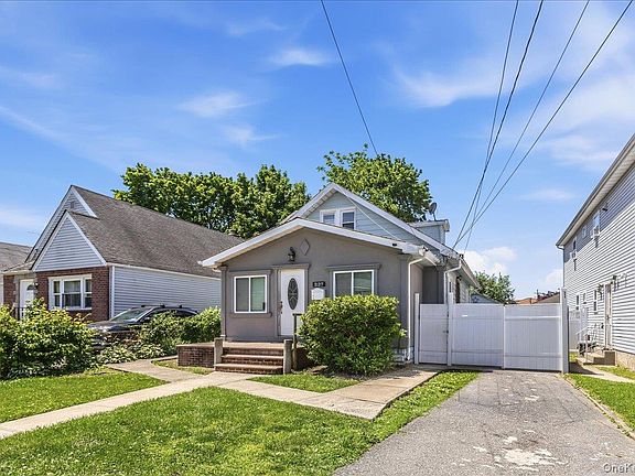 3rd image of 237 Rhodes Avenue