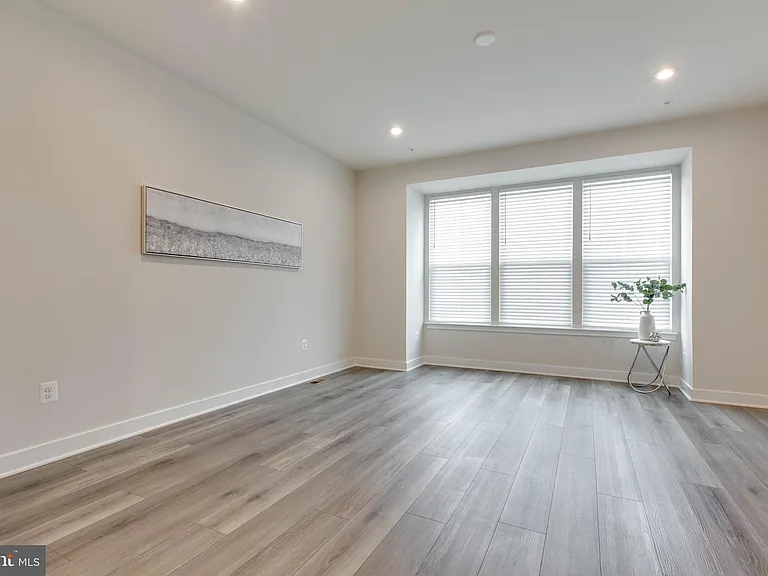 7523 Bharat Way — Photo 7