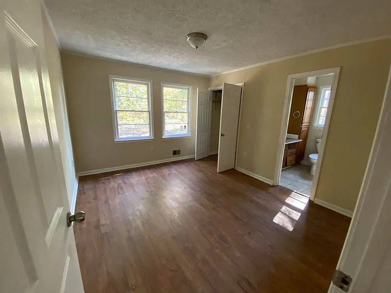 180 W Grantville Rd — Photo 3