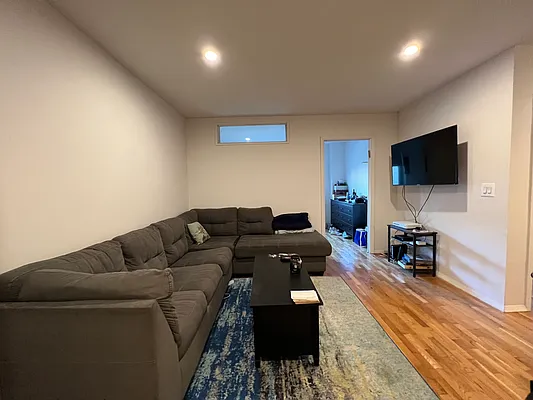 Rented by AZ REALTY NYC LLC | media 15