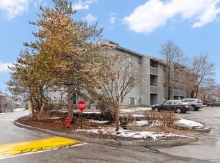 5 Tsienneto Rd UNIT 198, Derry, NH 03038