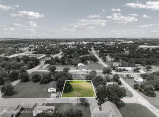 Pullen St, Mc Gregor, TX 76657