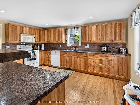 5th image of 806 Eden Grove Rd S