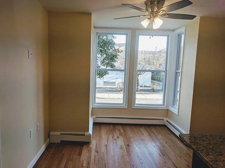 80 Havre St #2 — Photo 10