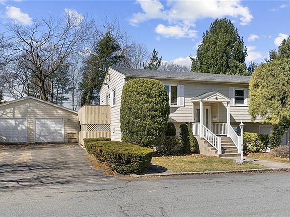 2nd image of 8 Tara Dr