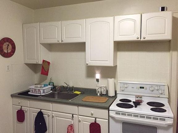 4th image of 24 Russell St Floor 1