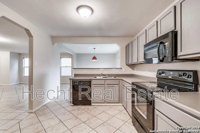 Building Photo - 210 Mallow Grv