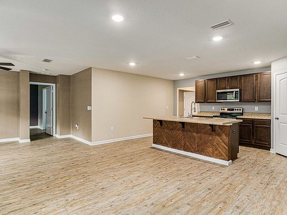 3rd image of 9458 Lutoo Ln