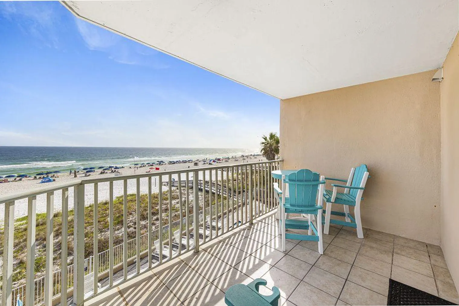 2 bed, 2.0 bath, 1291 sqft, $4,740 — Photo 2