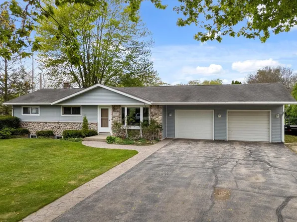 137 Edmaro STREET, Fredonia, WI 53021