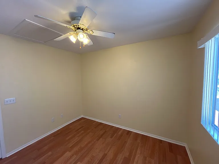 6045 Stone Hollow Ave — Photo 29