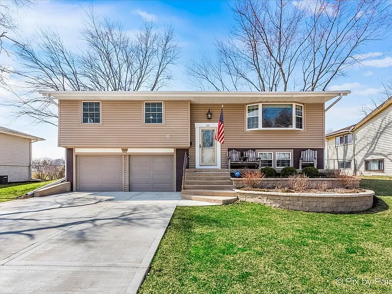 930 Cornell Ln — Photo 1