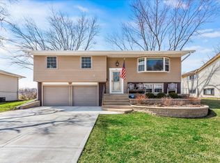 930 Cornell Ln, Schaumburg, IL 60193