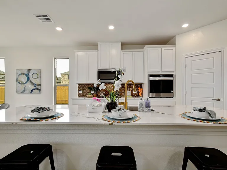 108 Redcliff Path — Photo 9