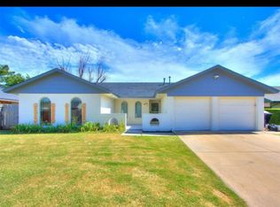 1124 NW 7th St, Moore, OK 73170