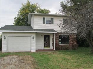 2651 S Broadway Ave, Salem, IL 62881