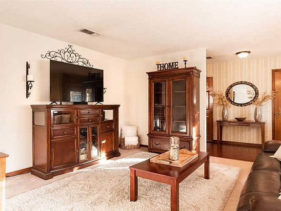 5th image of 8334 Lyric Dr