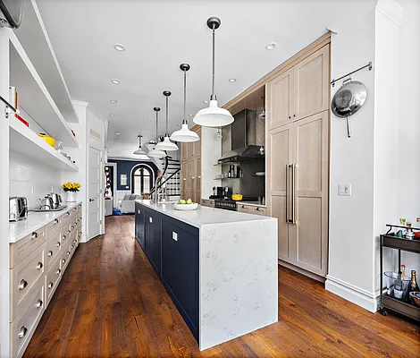 Sold by Compass | media 5