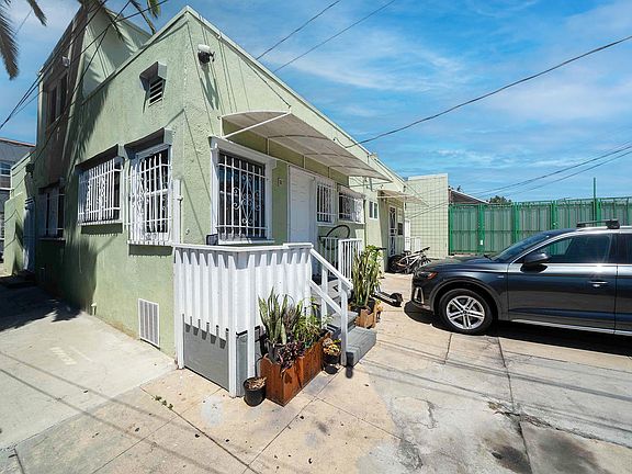 2nd image of 3714 W Pico Blvd Unit A