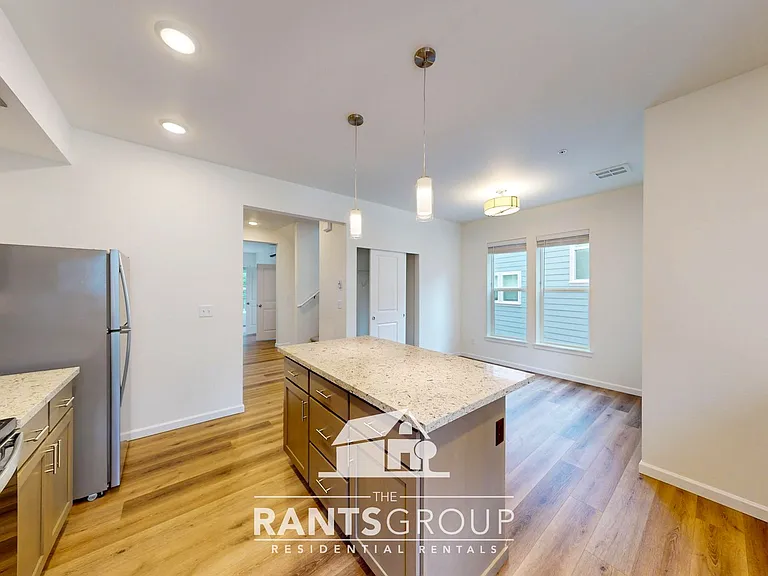 Forest Park Townhomes — Photo 24