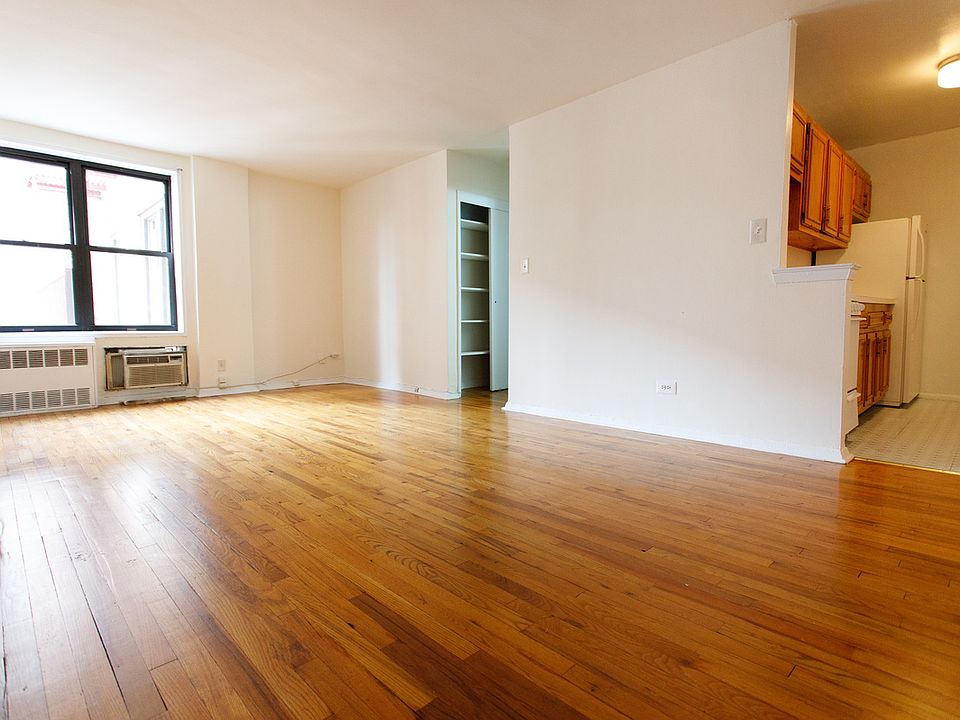 1st image of 165 Christopher St APT 4B