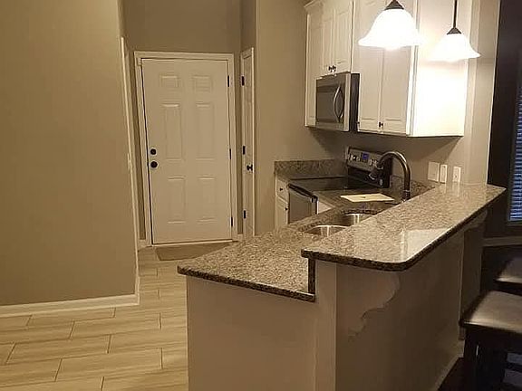 5th image of 120 Gracebrook Ct