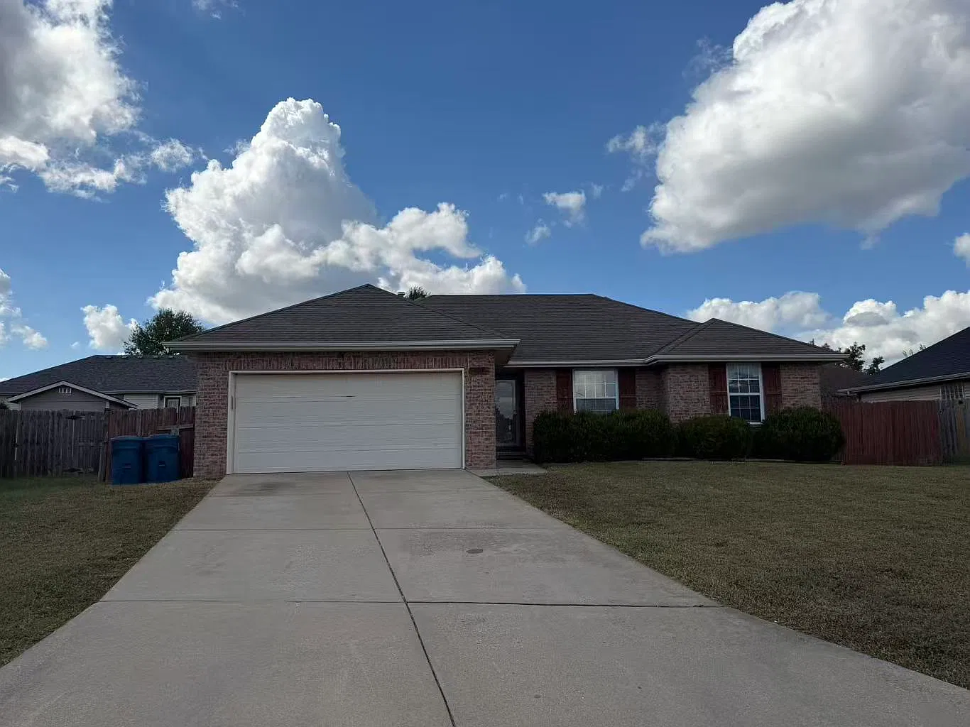 3 bed, 1358 sqft, $1,595 — Photo 1