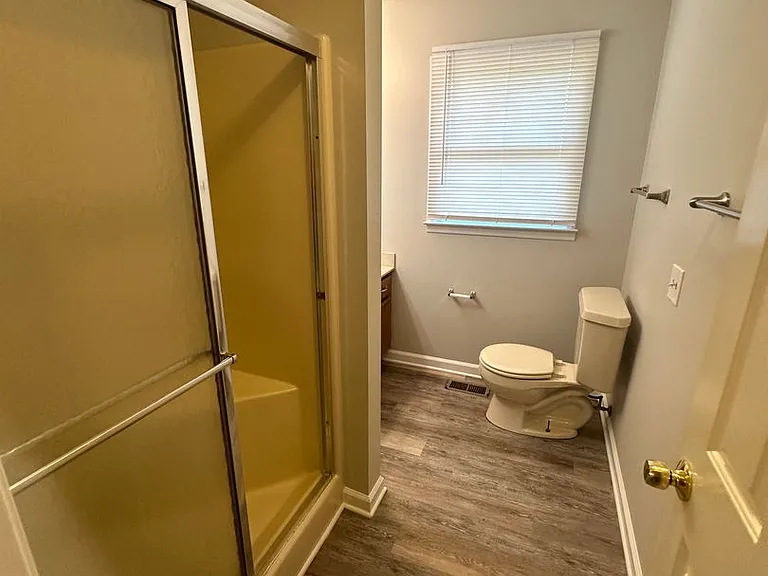 1130 Sloan St — Photo 14