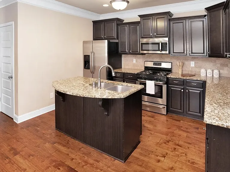 7102 Sutter Ct — Photo 16