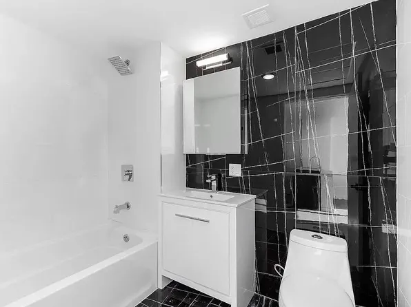1540 Park Place image 1 of 4